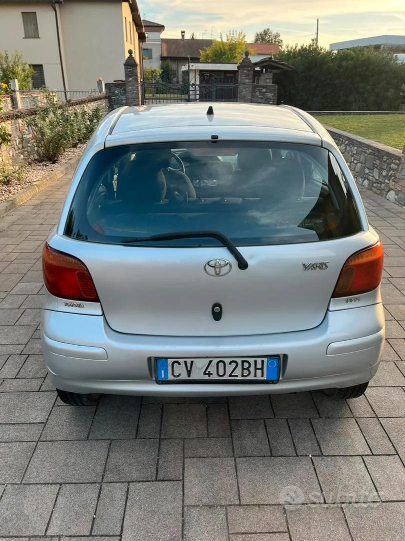 Toyota Yaris 2005 photo 2