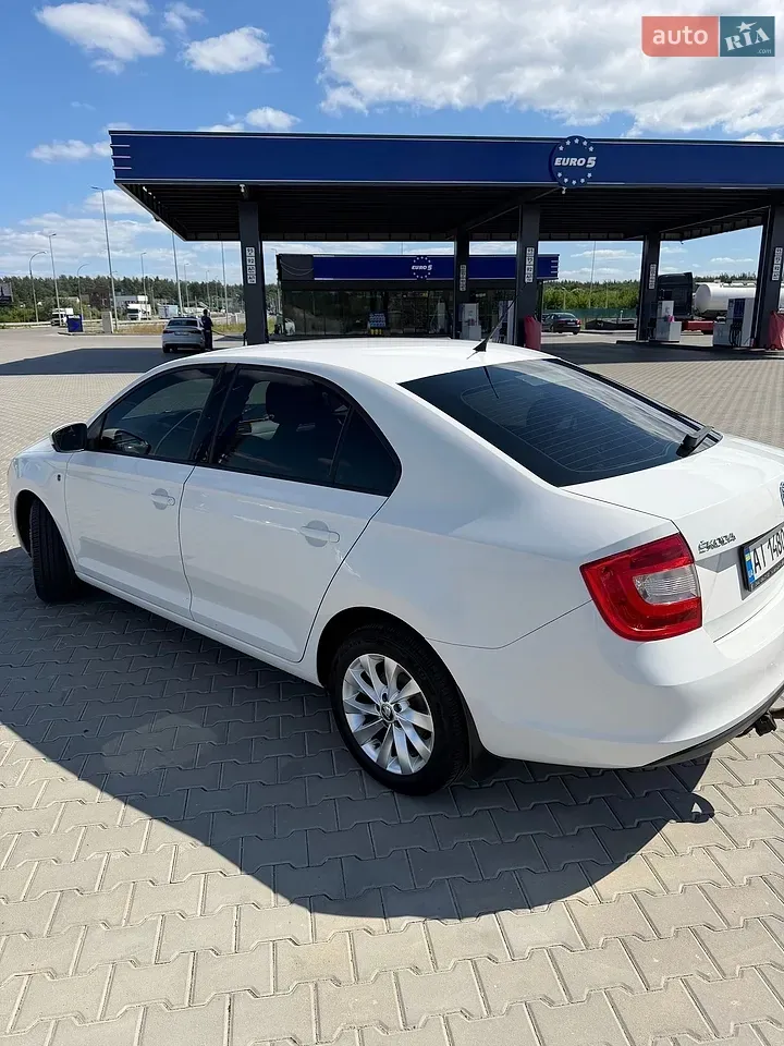 Skoda Rapid 2013 photo 4