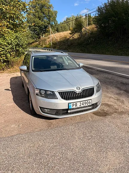 Skoda Octavia 2014 photo 2