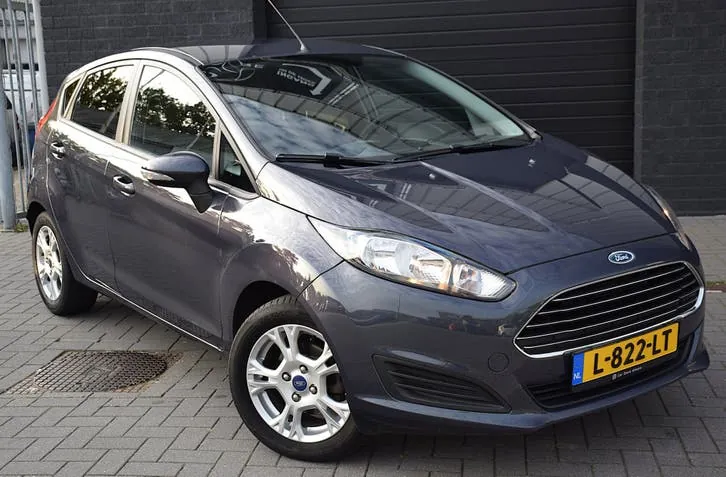 Ford Fiesta 2013 photo 2