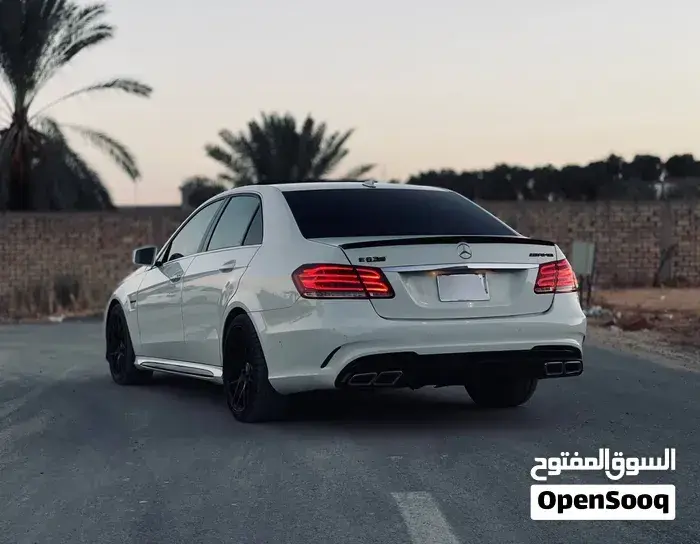 Mercedes-Benz E-Class 2011 photo 4