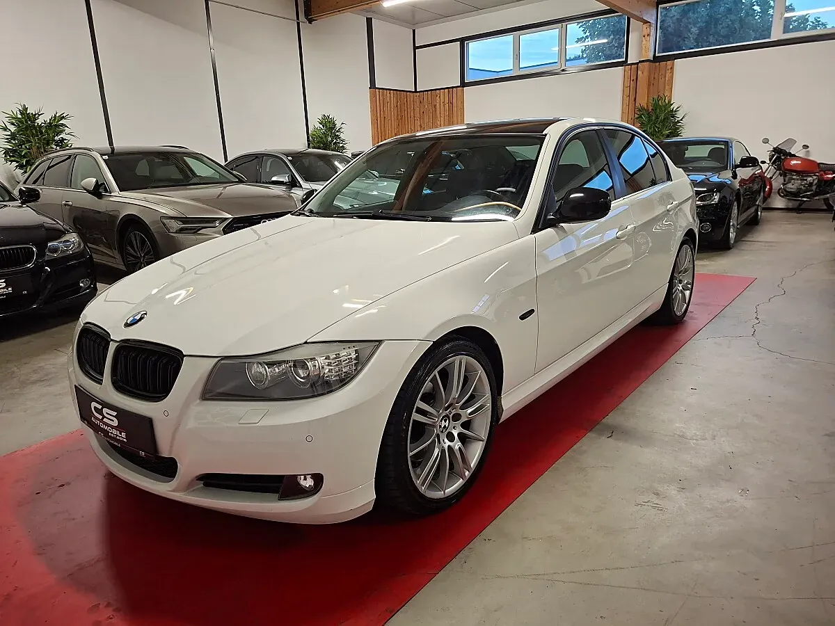 BMW 3 Series 2009 photo 2