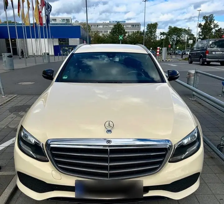 Mercedes-Benz E 220