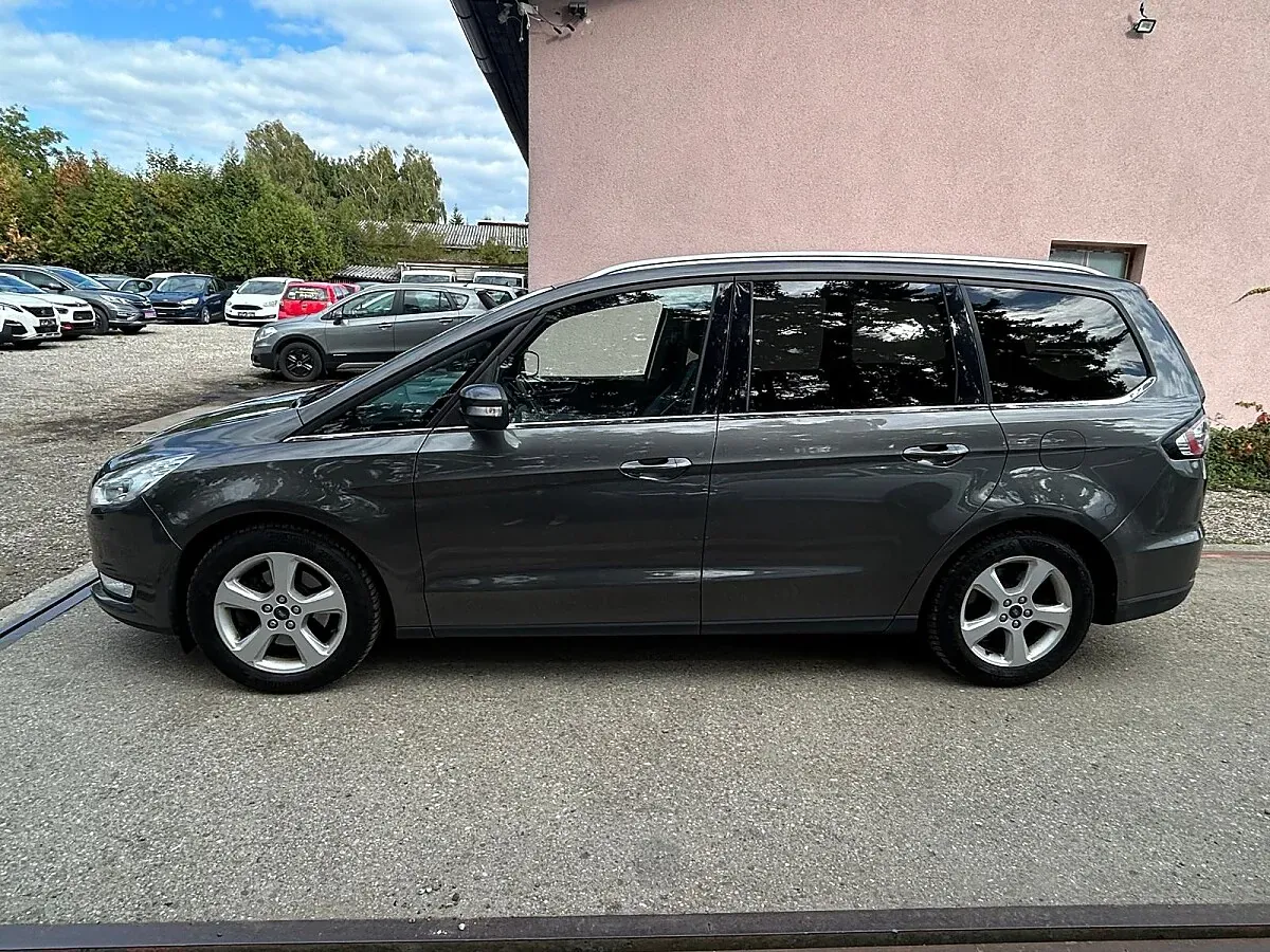 Ford Galaxy 2016 photo 2