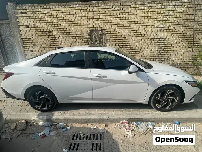 Hyundai Elantra 2025 photo 4