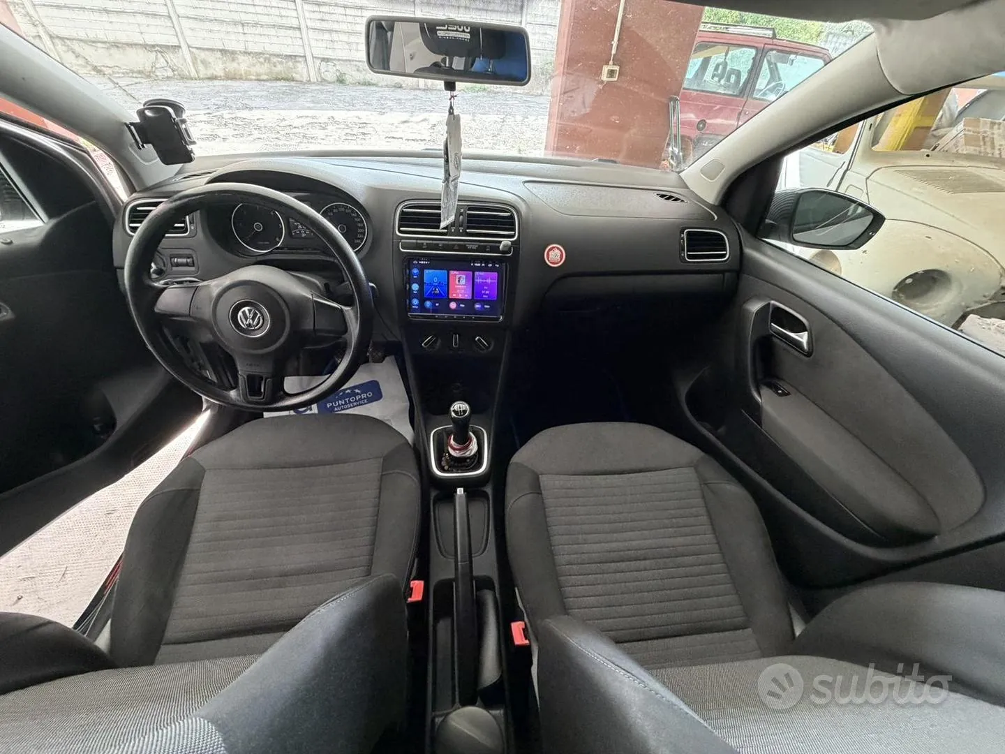 Volkswagen Polo 2010 photo 4