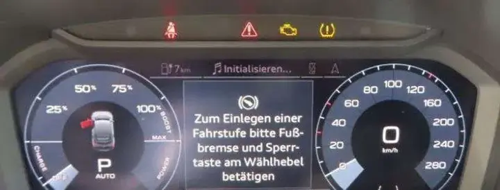 Audi Q3 2021 photo 2