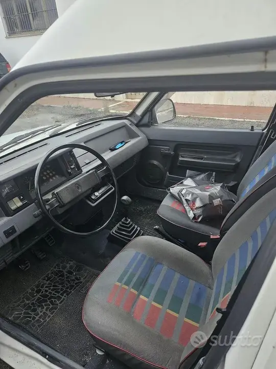 Renault Express 1986 photo 4