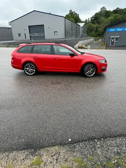 Skoda Octavia 2015 photo 2