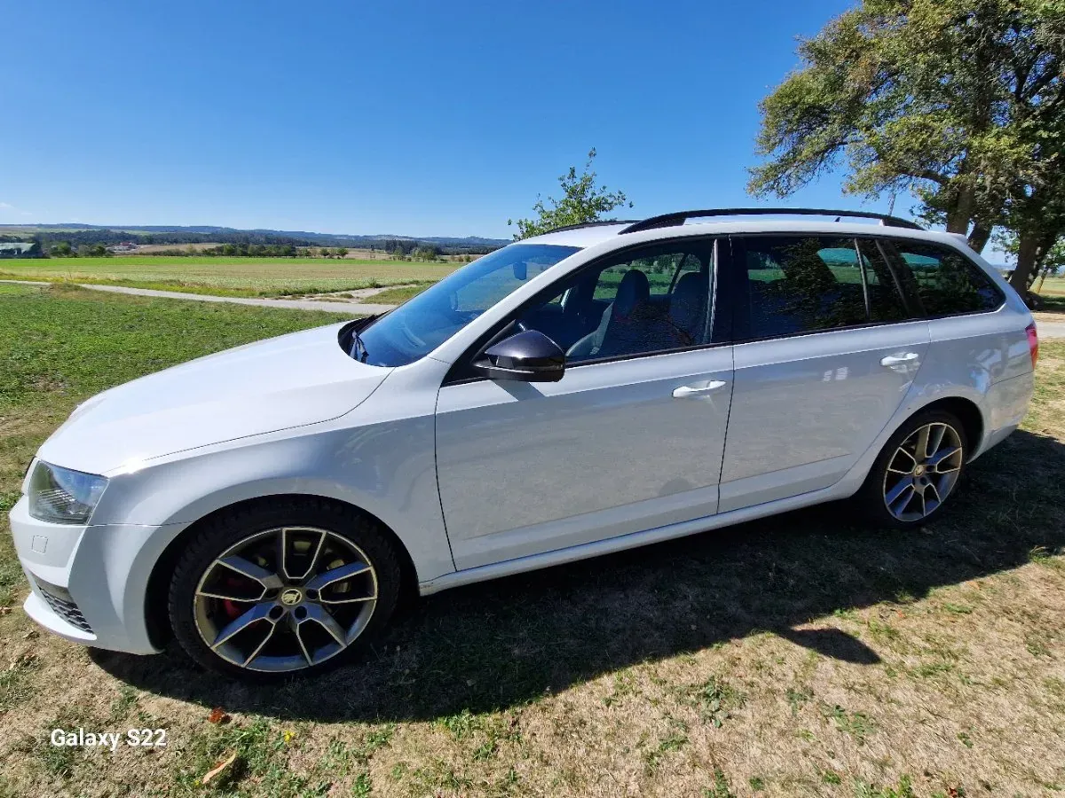 Skoda Octavia 2015 photo 2