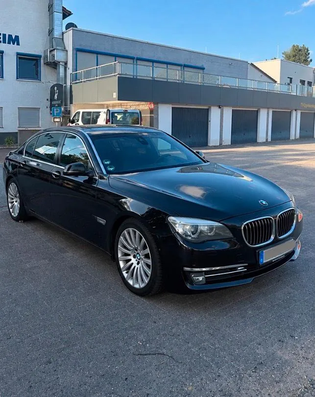 BMW 730