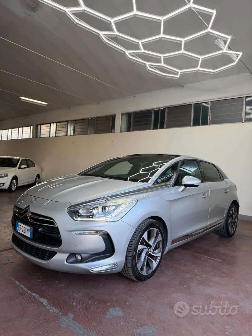 DS Automobiles Ds 5