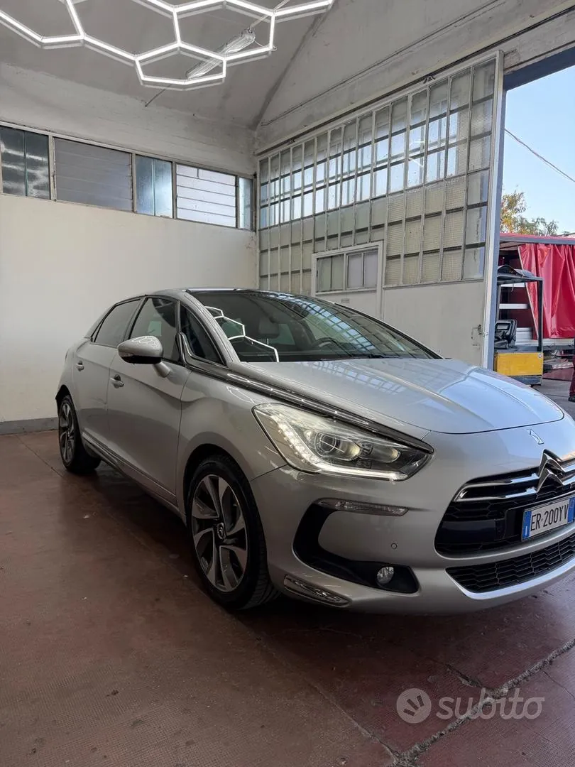 DS Automobiles Ds 5 2013 photo 4