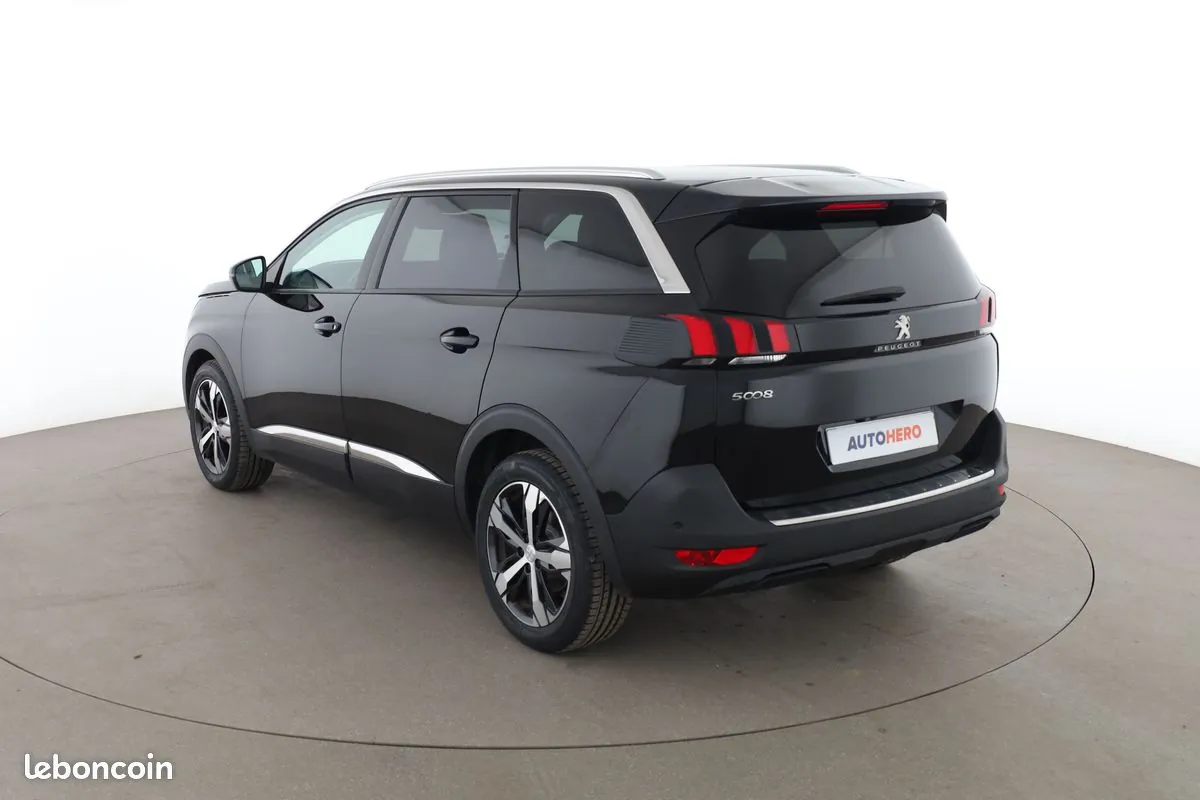 Peugeot 5008 2020 photo 2