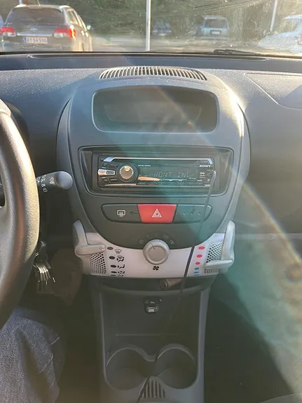 Peugeot 107 2010 photo 2