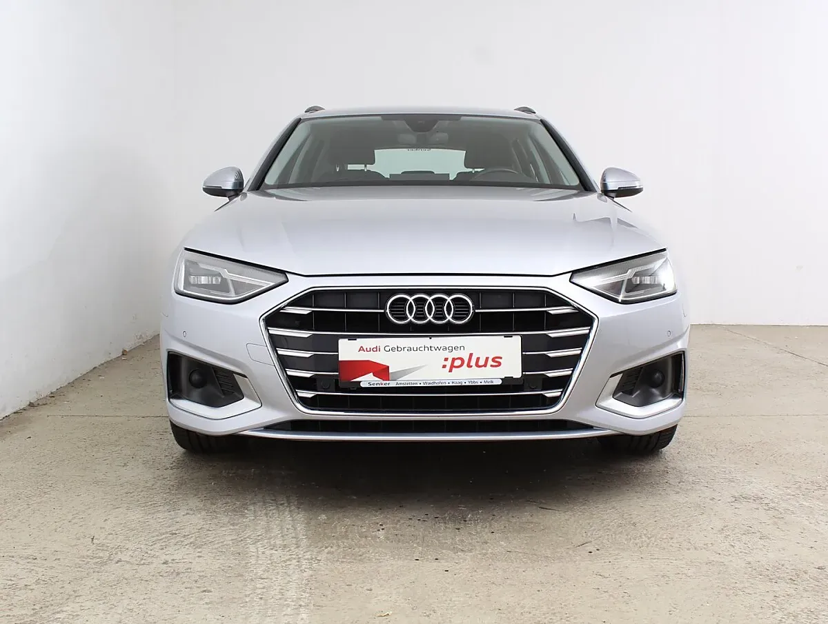 Audi A4 2021 photo 2
