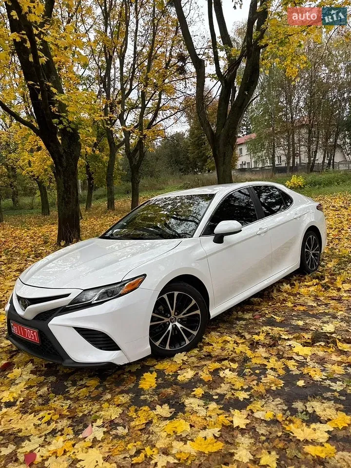 Toyota Camry 2020 photo 3
