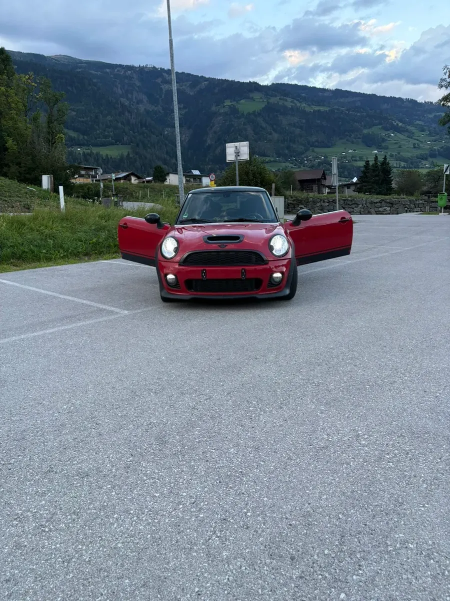 Mini Cooper 2010 photo 2