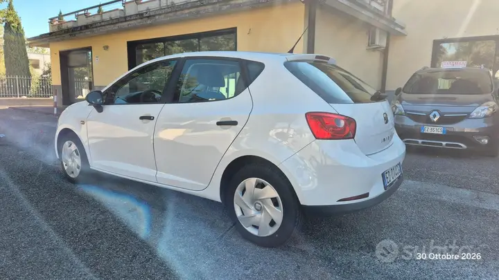 Seat Ibiza 2011 photo 2