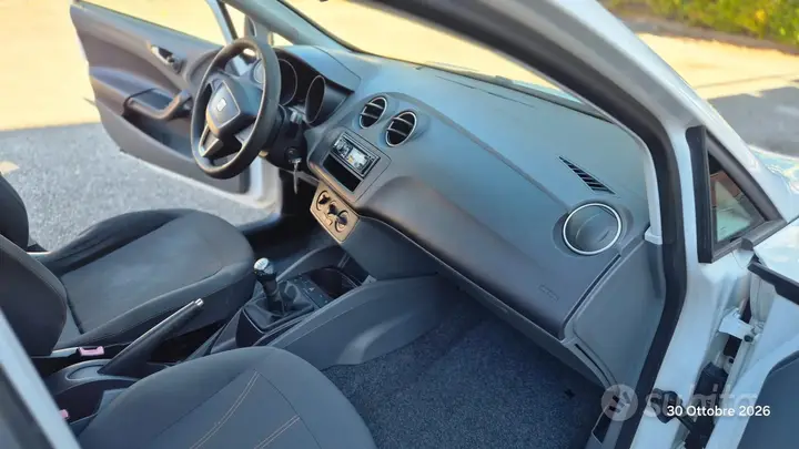 Seat Ibiza 2011 photo 4