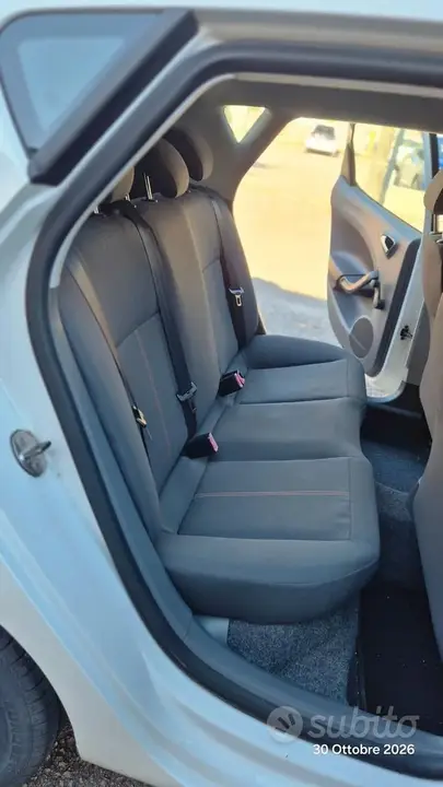 Seat Ibiza 2011 photo 3