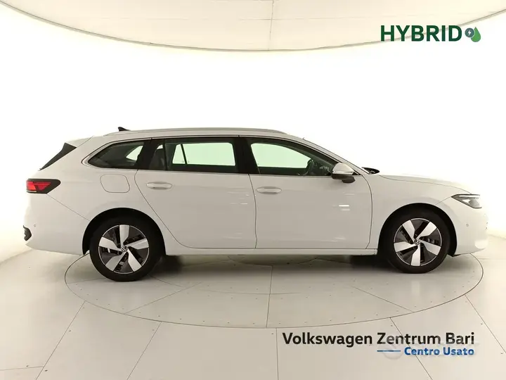 Volkswagen Passat 2025 photo 5