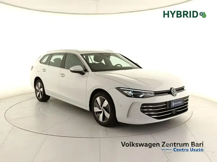 Volkswagen Passat 2025 photo 4