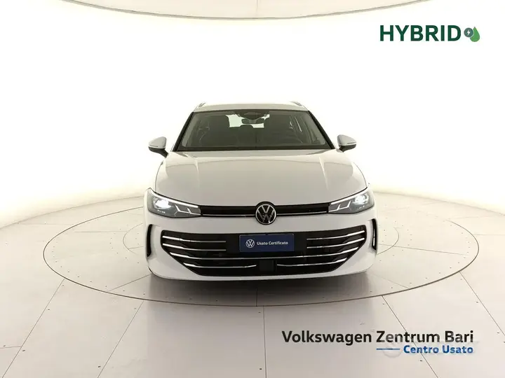 Volkswagen Passat 2025 photo 3