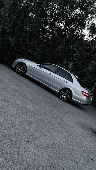 Mercedes-Benz E-Class 2009 photo 3