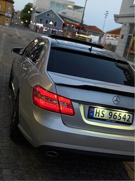 Mercedes-Benz E-Class 2009 photo 2
