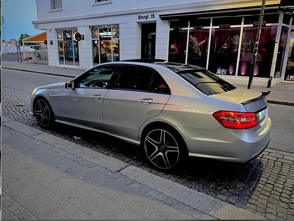 Mercedes-Benz E-Class 2009 photo 4