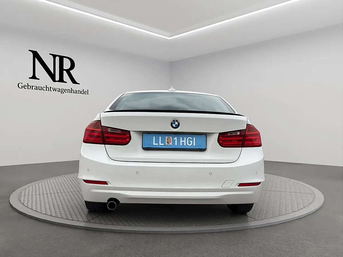BMW 3 Series 2012 photo 5