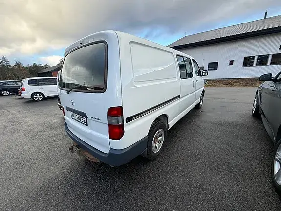 Toyota Hiace 2006 photo 3