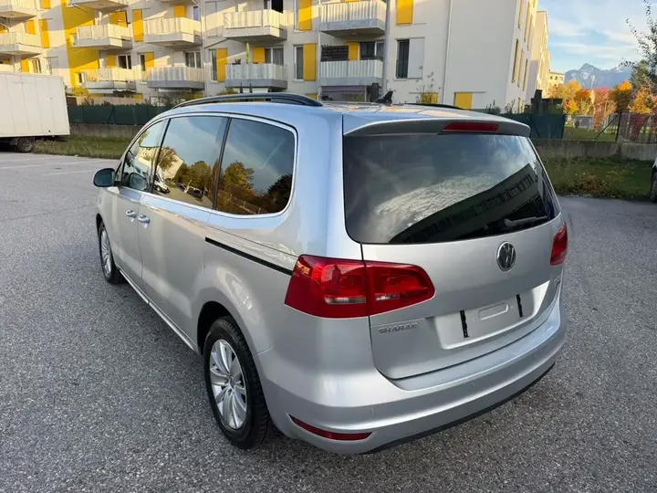 Volkswagen Sharan 2013 photo 2