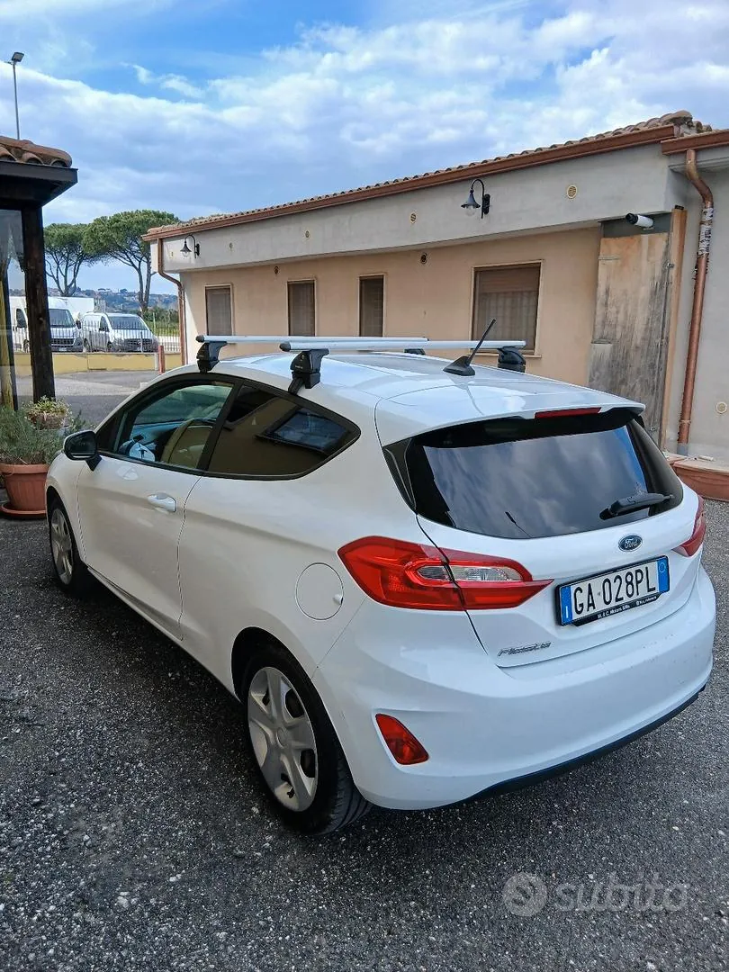 Ford Fiesta Van 2020 photo 3