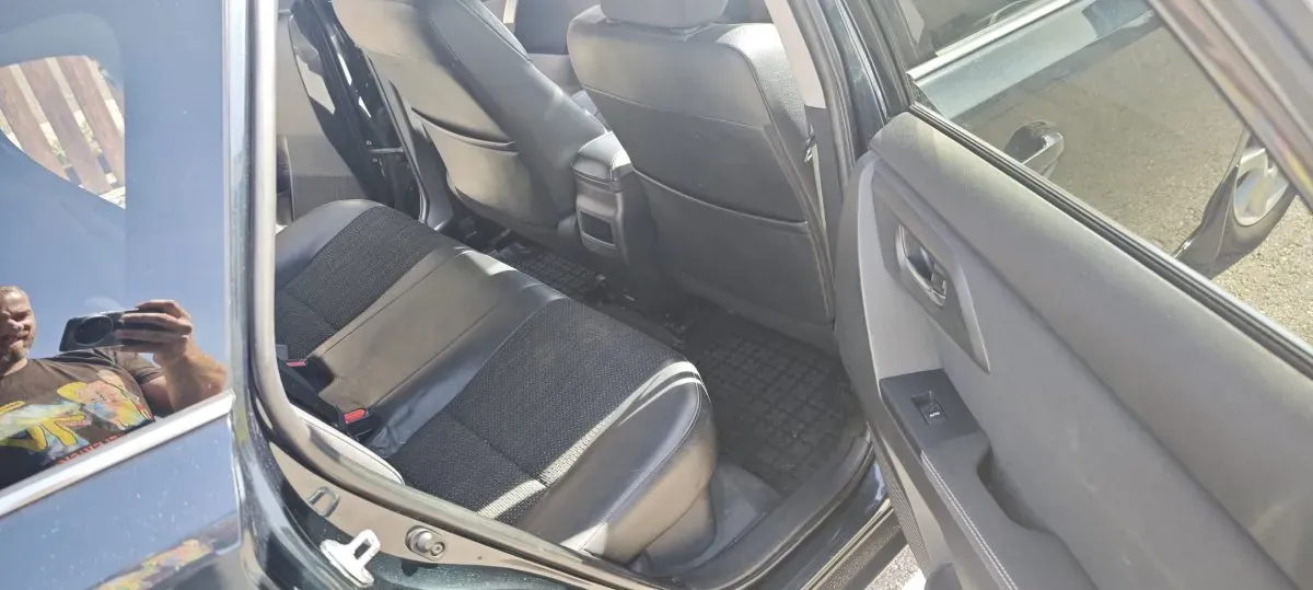 Toyota Auris 2013 photo 2