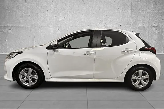 Toyota Yaris 2023 photo 2