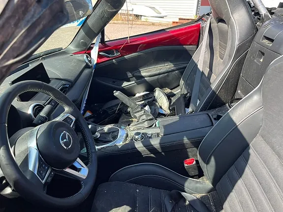 Mazda Mx-5 2024 photo 2