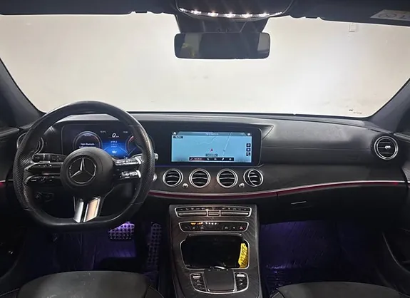 Mercedes-Benz E300 De 2022 photo 3