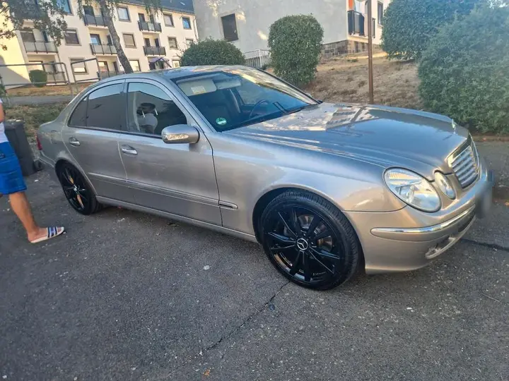 Mercedes-Benz E 280