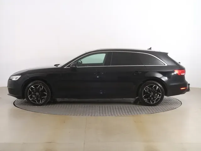 Audi A4 Avant 2017 photo 2