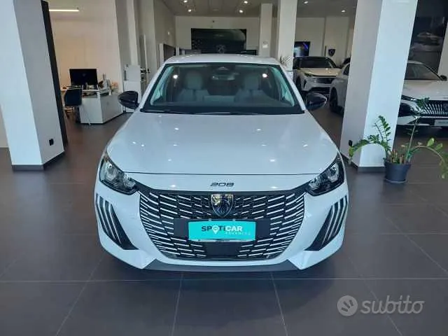 Peugeot 208 2025 photo 2