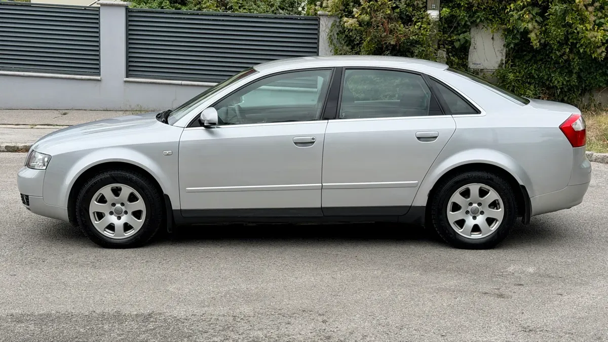 Audi A4 2004 photo 3