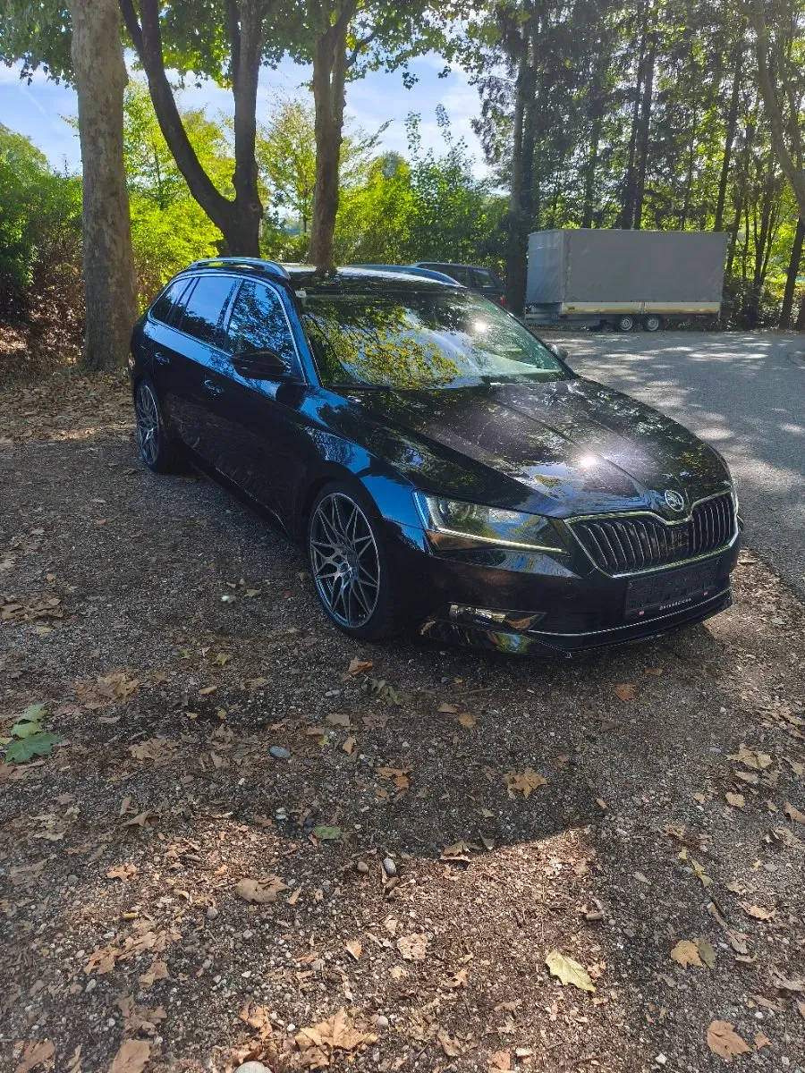 Skoda Superb 2018 photo 3