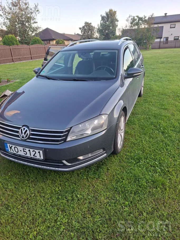 Volkswagen Passat 2011 photo 2