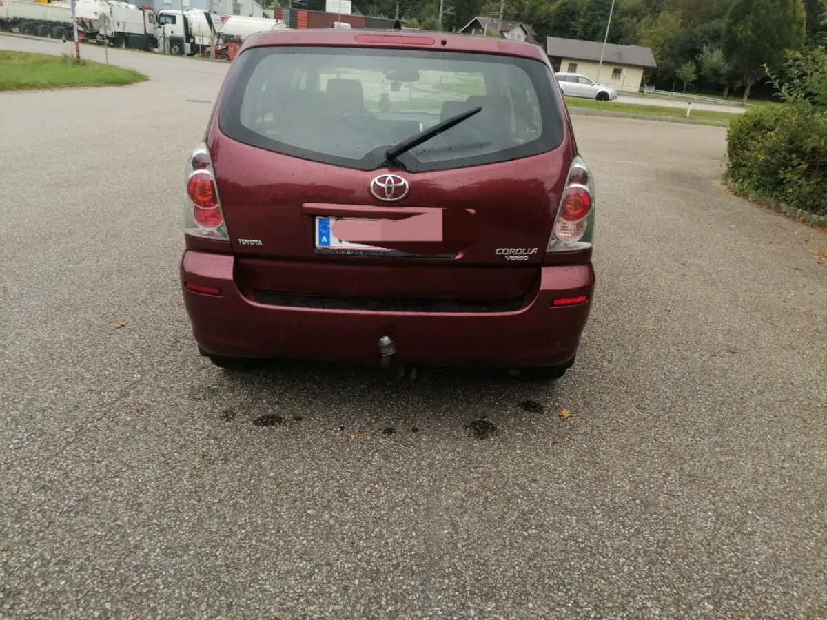 Toyota Corolla Verso 2006 photo 2