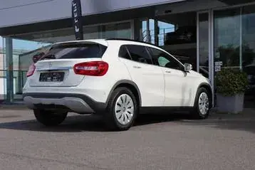 Mercedes-Benz Gla 2017 photo 2