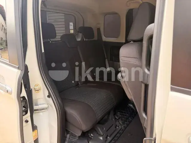 Toyota Roomy 2025 photo 5
