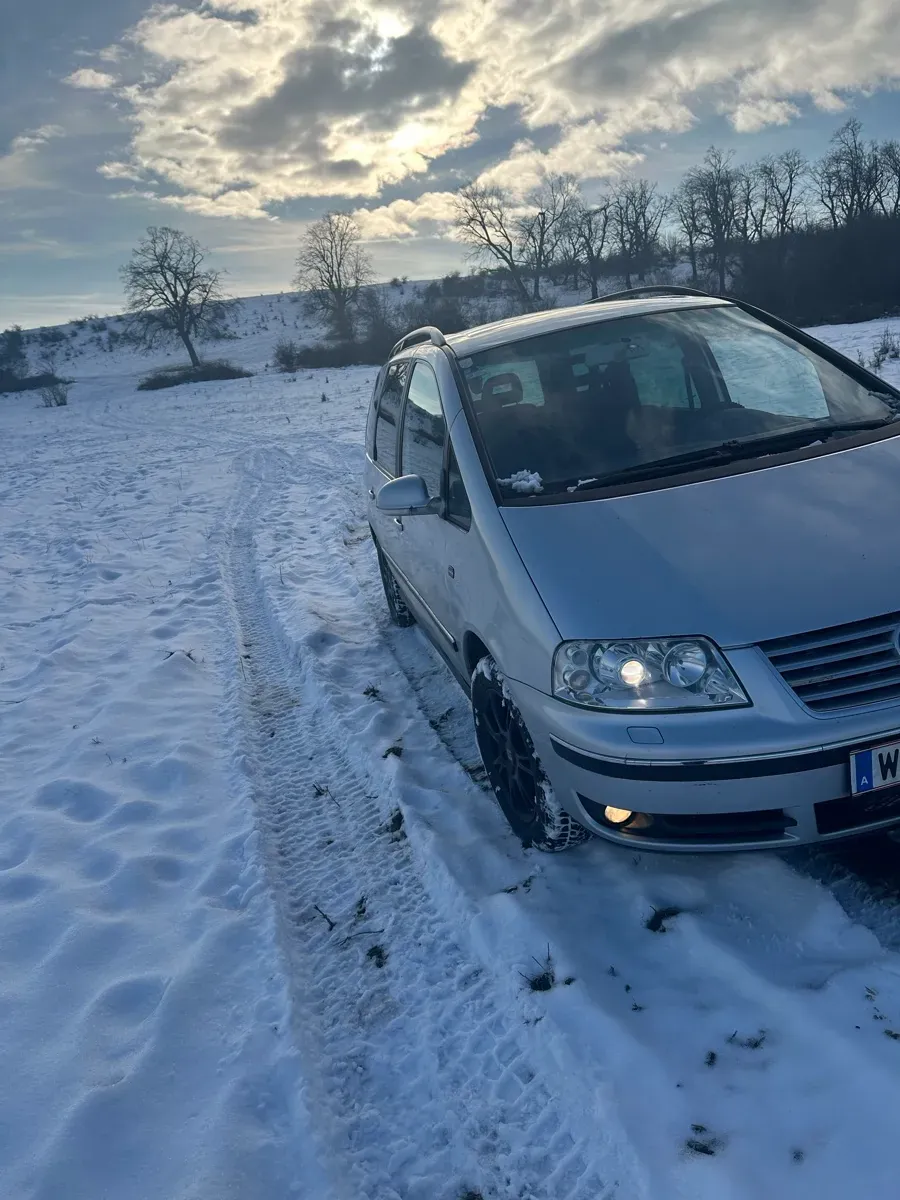 Volkswagen Sharan 2006 photo 3