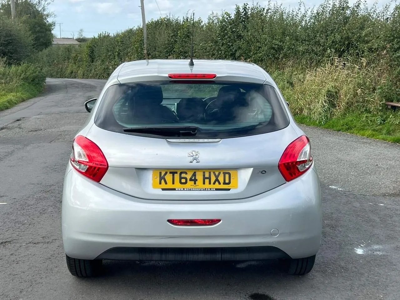 Peugeot 208 2015 photo 4